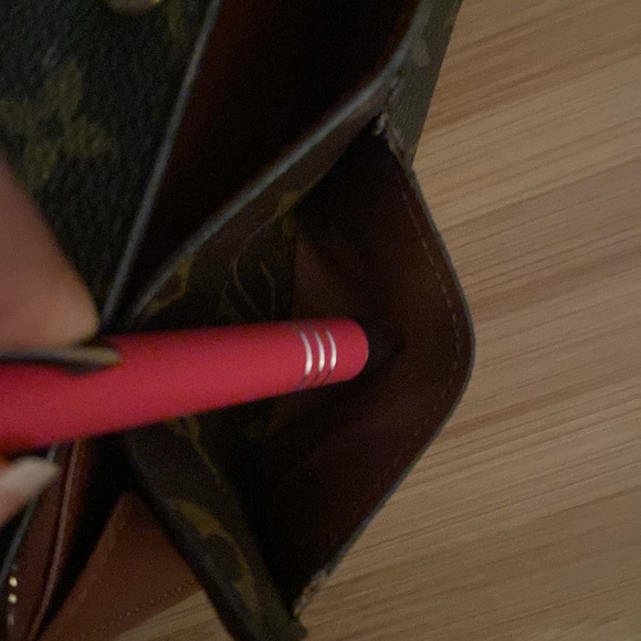 Louis Vuitton Wallet - Picture 13 of 17